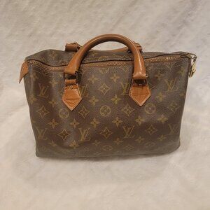 Louis Vuitton  - Speedy 30 Authentic, Lightly Used, Pristine Interior